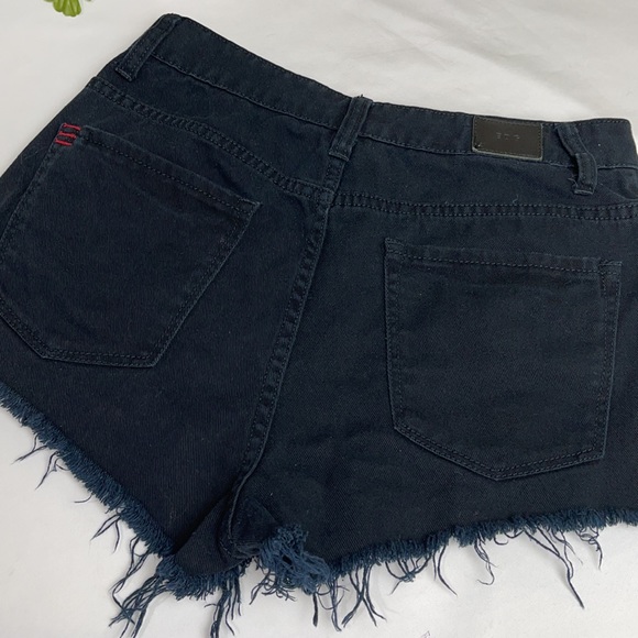 BDG High Rise Dree Cheeky Floral Embroidered Shorts Size 28w - Picture 12 of 14